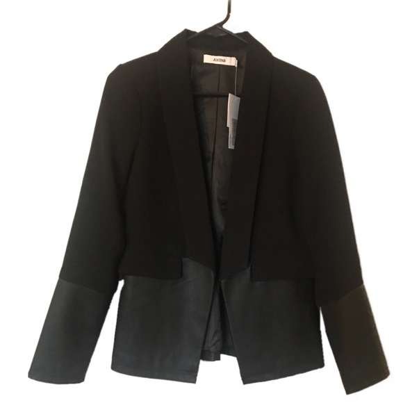 JustFab Jackets & Blazers - NWT Black Mixed Fabric Blazer